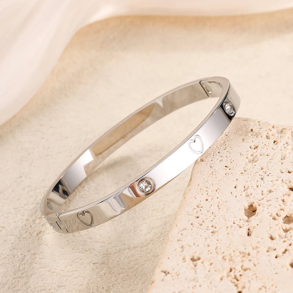 Yupsk 3pcs/Set Stainless steel Bracelet with Heart Elements Trendy Waterproof Durable Stackable Bangle Versatile Jewelry for Wom