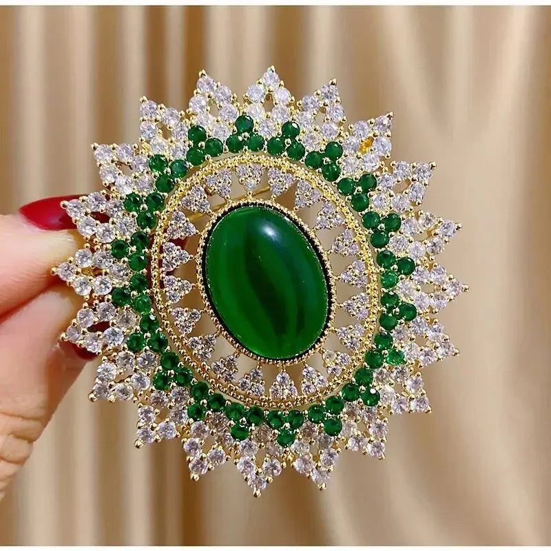 Vintage Emerald Oval Sunflower Brooch for Women Green Crystal Sunburst Lapel Pins Floral Design Wedding Party Art Deco Jewelry